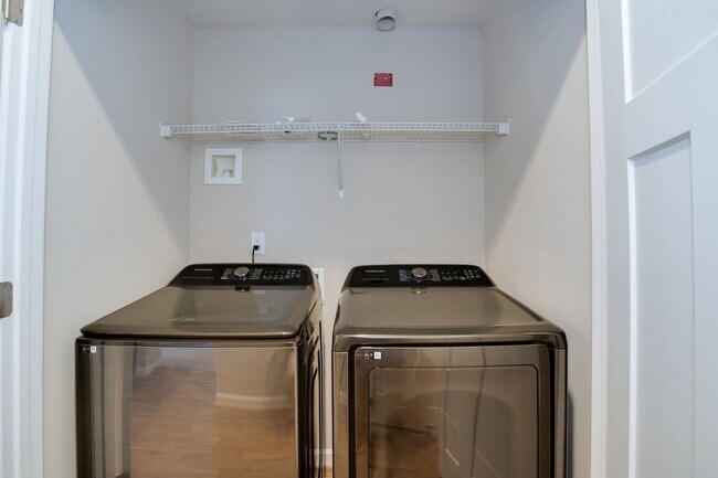 Laundry Room - 1402 Union Pacific Way