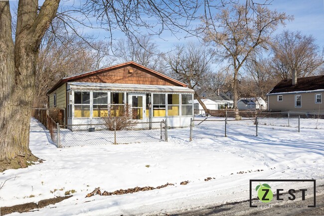 Primary Photo - Charming 3-Bedroom Ranch Home