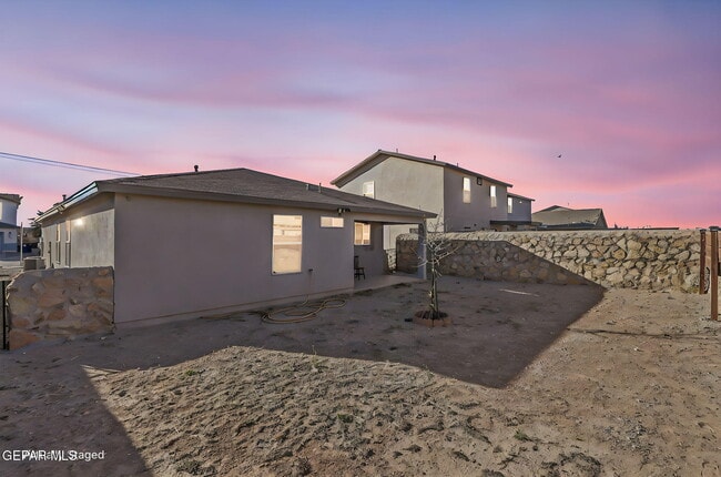 Building Photo - 1004 Aircoupe Way