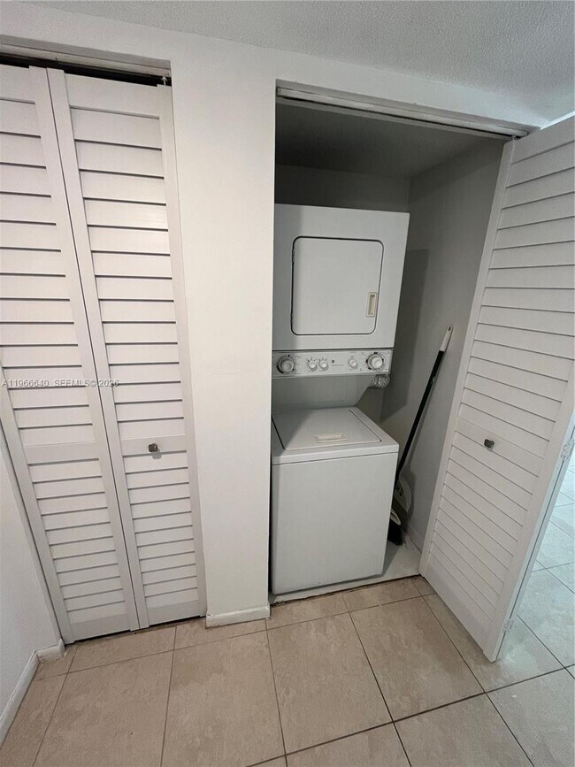 Building Photo - 815 Boynton Beach Blvd