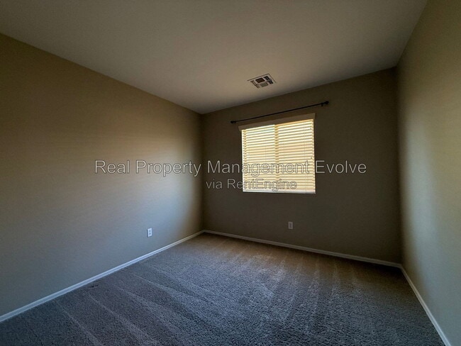 Building Photo - 7105 S 251st Dr