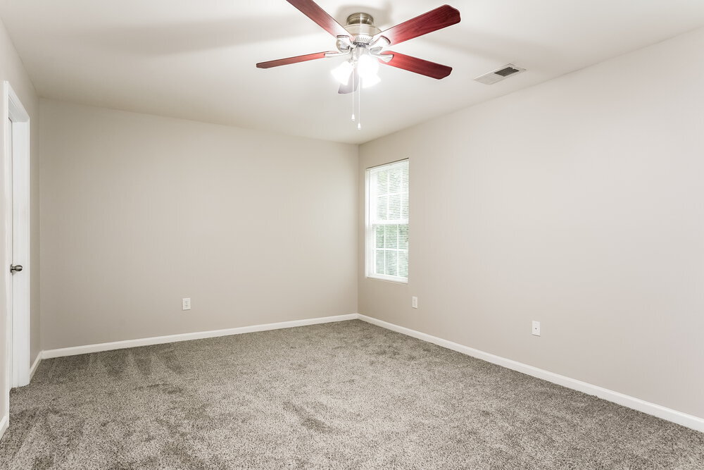 Building Photo - 708 Calavaras Ln