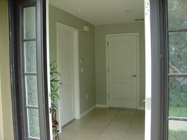 Building Photo - 10144 Arbor Run Dr