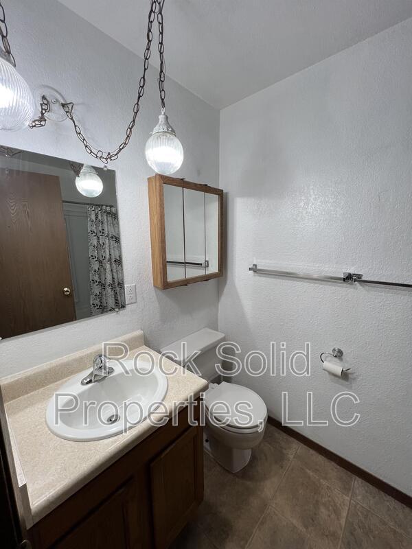 Building Photo - 3305 Frontier St