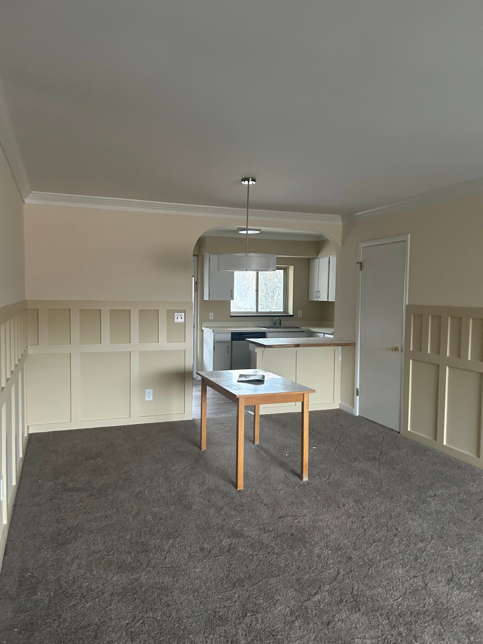 Building Photo - 2411 East Ave