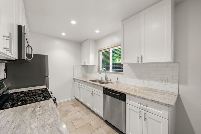 Building Photo - 1517 Harvard St