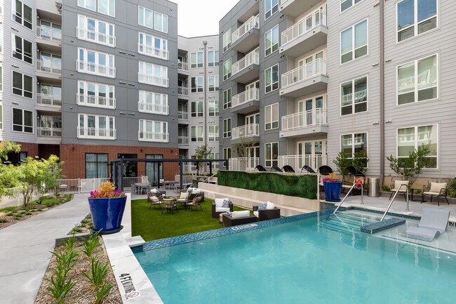 Building Photo - 401 Hemphill St