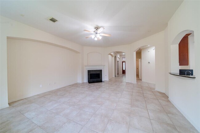 Building Photo - 28210 Cross Creek Springs Ln