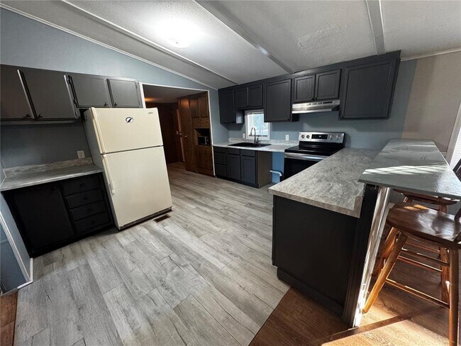 Building Photo - 2484 Gator Ln