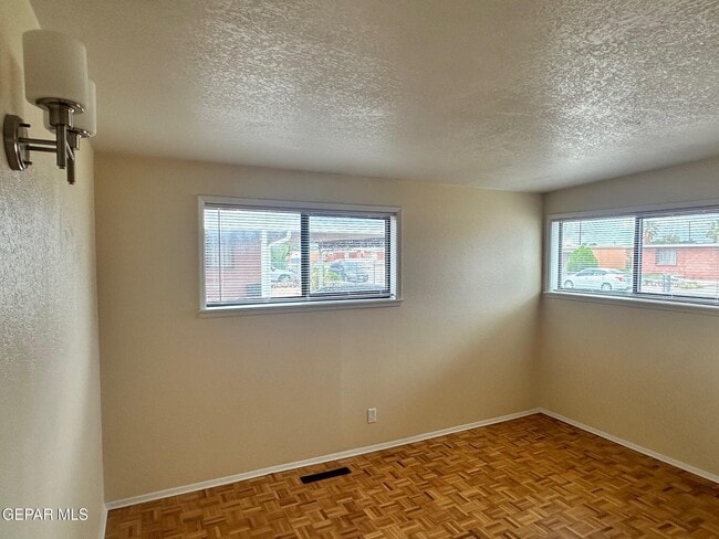 Building Photo - 5113 Trew Ct