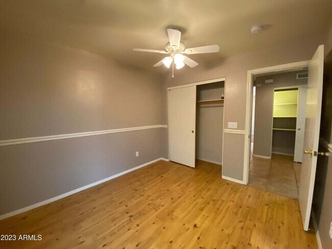 Building Photo - 1847 W Desert Seasons Dr