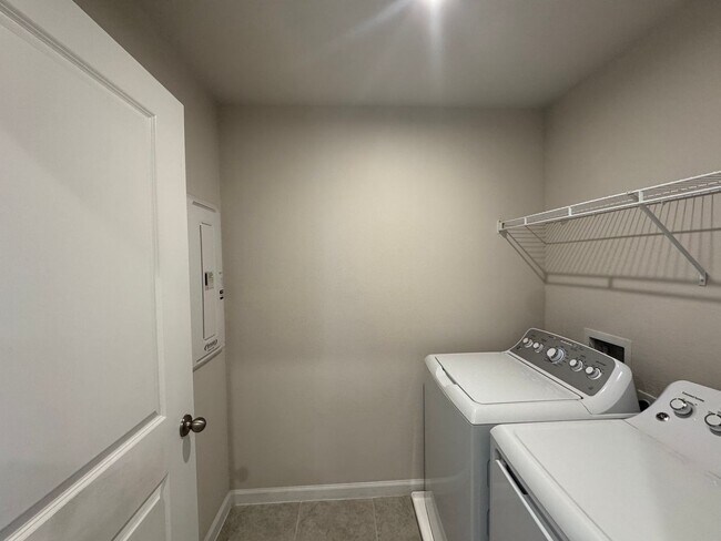 Building Photo - Ready Now: Panther Creek Two-Story Single Family Home