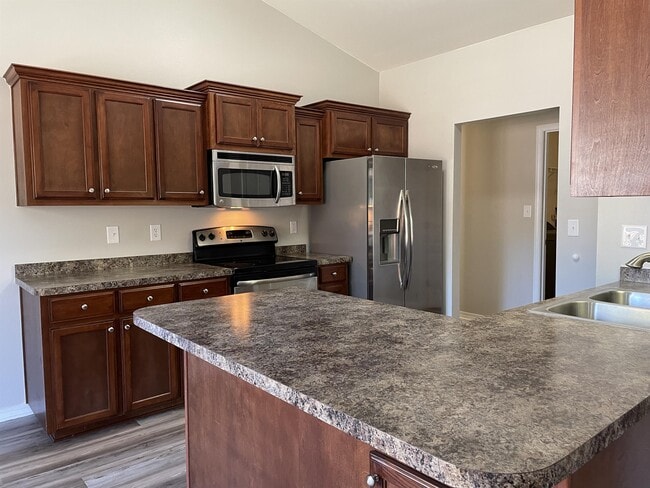 Building Photo - 8770 Kennedy Dr