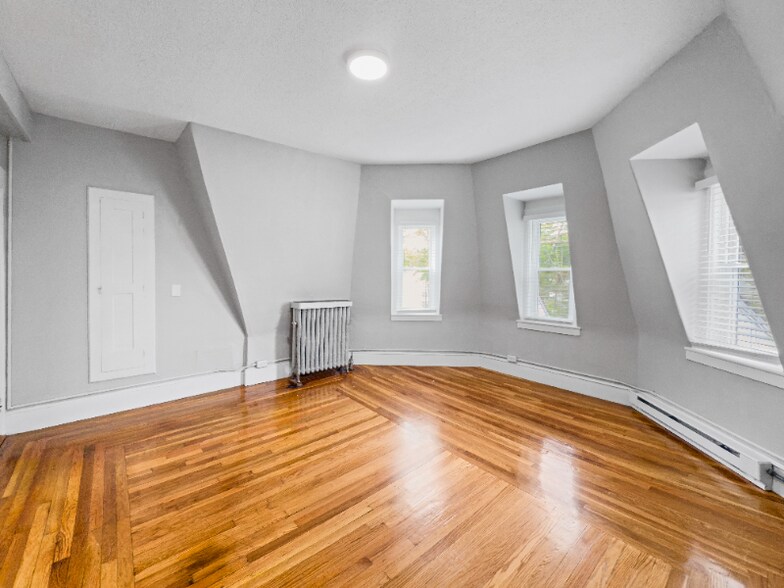 Primary Photo - 144-146 Walnut St