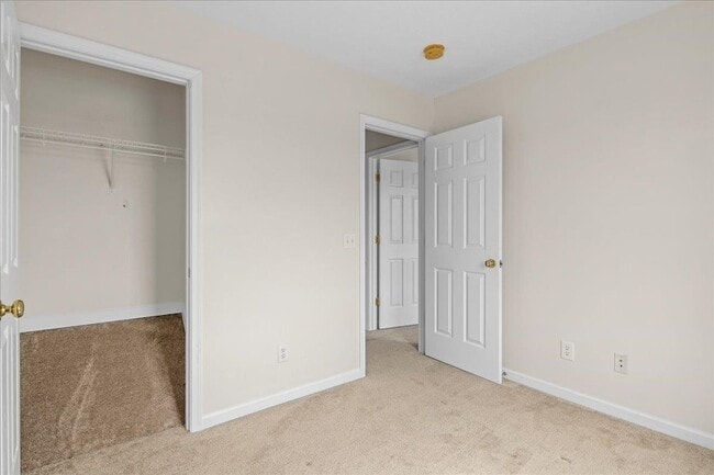 Building Photo - 3043 Diamond Spring Ln