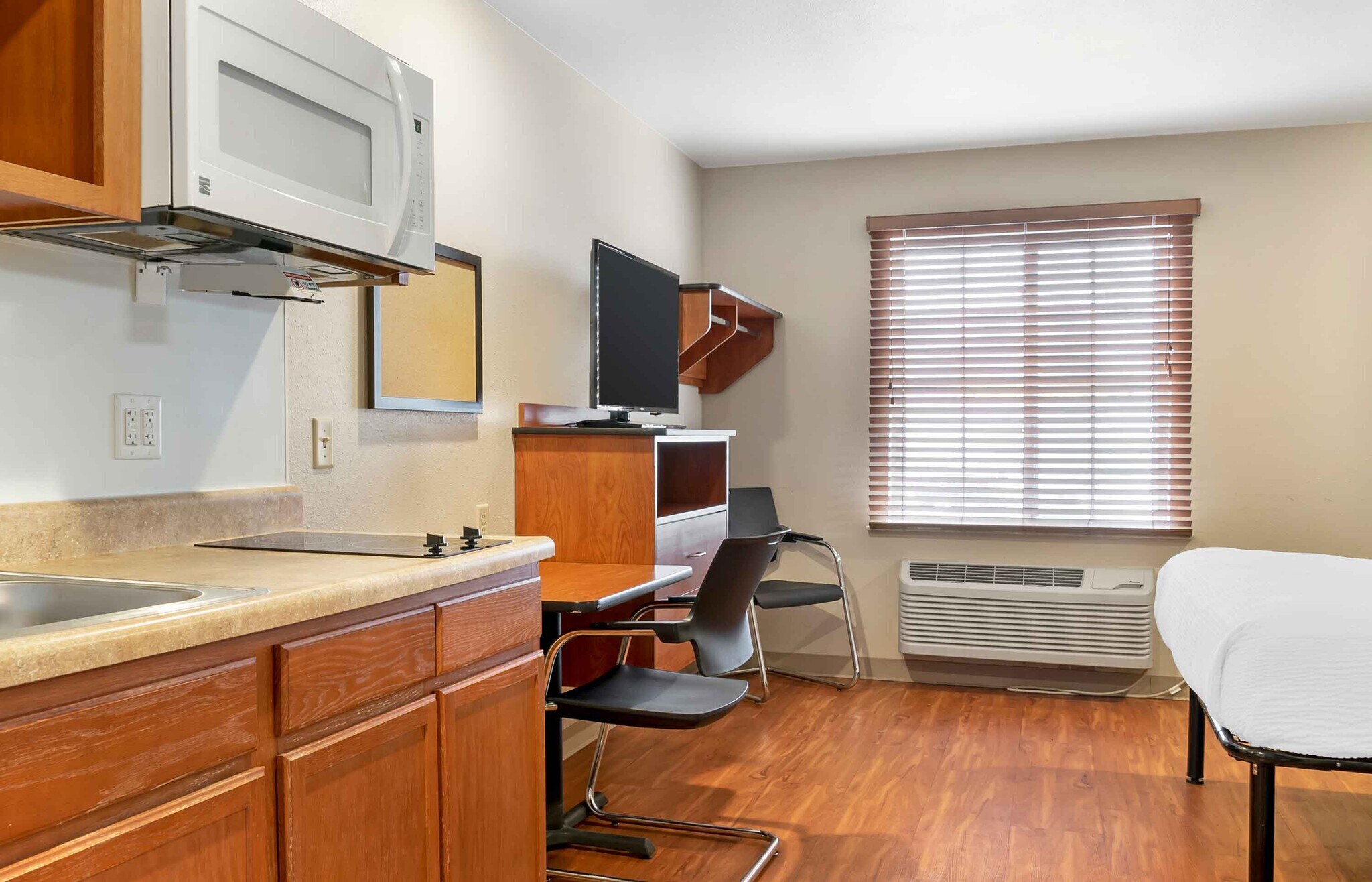 Building Photo - Furnished Studio-Grand Rapids - Wyoming