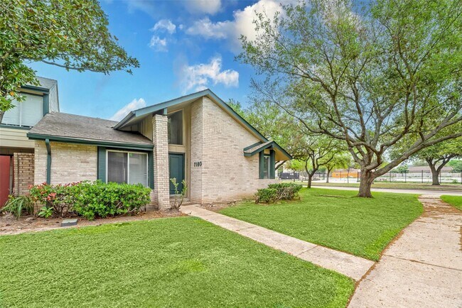 Building Photo - 7180 S Dairy Ashford Rd