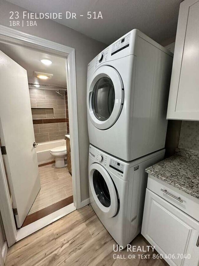 Building Photo - 23 Fieldside Dr