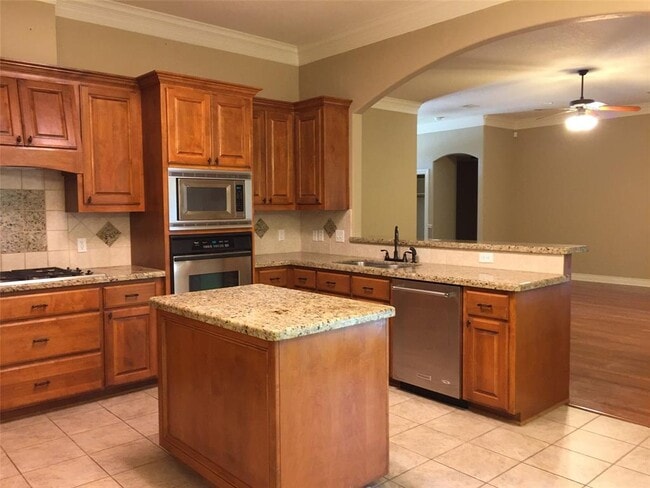 Building Photo - 304 Candle Stone Ct
