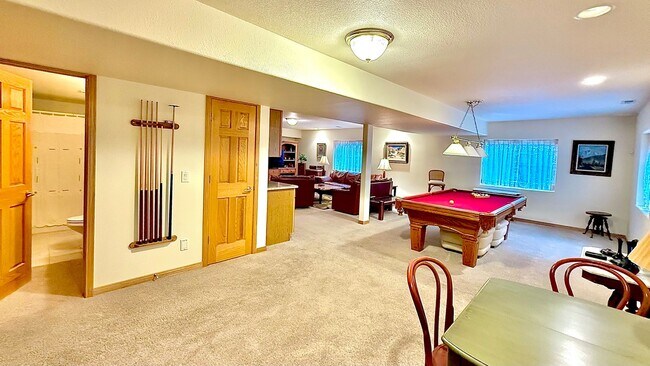 Building Photo - Warm & Spacious Woodmoor Home in a Fantast...