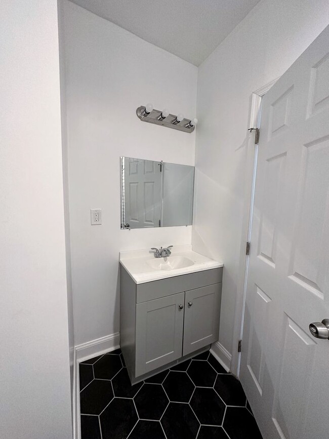 Building Photo - EAST BALTIMORE RENOVATED TOWNHOME CLOSE TO...