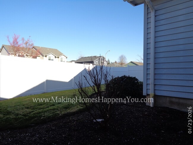 Building Photo - 7475 Parkplace Dr NE