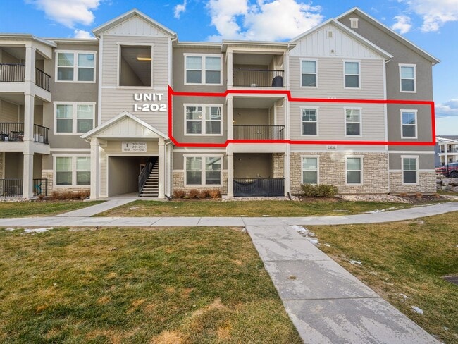 Building Photo - Beautiful home for rent in Saratoga Springs!