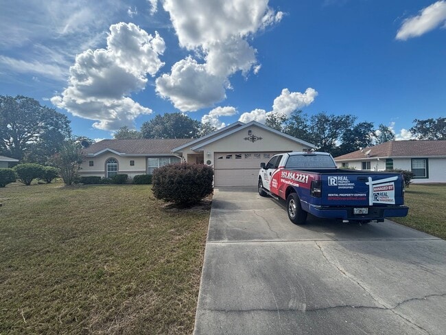 Primary Photo - Beautiful Pool Home In Great Location!