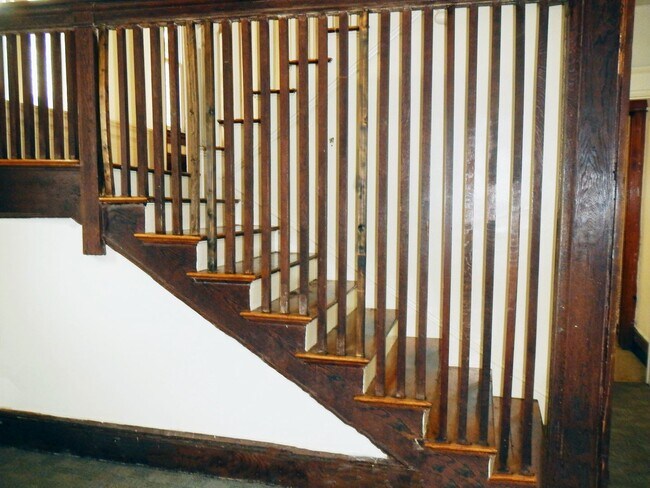 Building Photo - 706 Euclid Ave