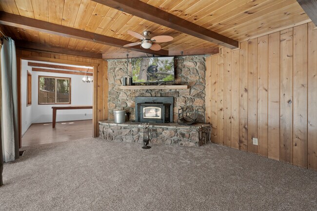 Building Photo - 383 Catalina Rd