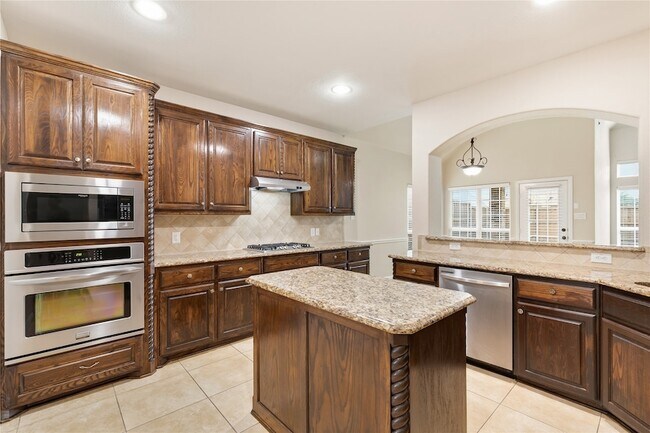 Building Photo - 3167 Izabella Ct