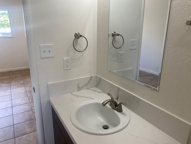 Building Photo - Newly Remodeled Apartments