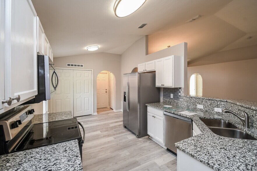 Building Photo - 4139 Woodley Creek Rd