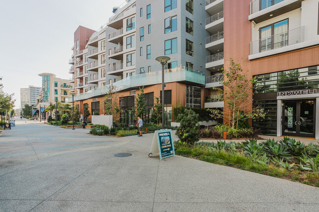 Building Photo - 201 The Promenade N