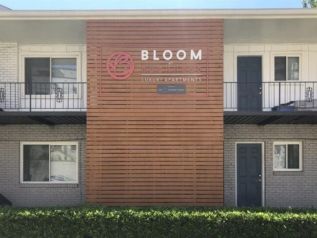 Building Photo - 112 Ardmore Pl NW