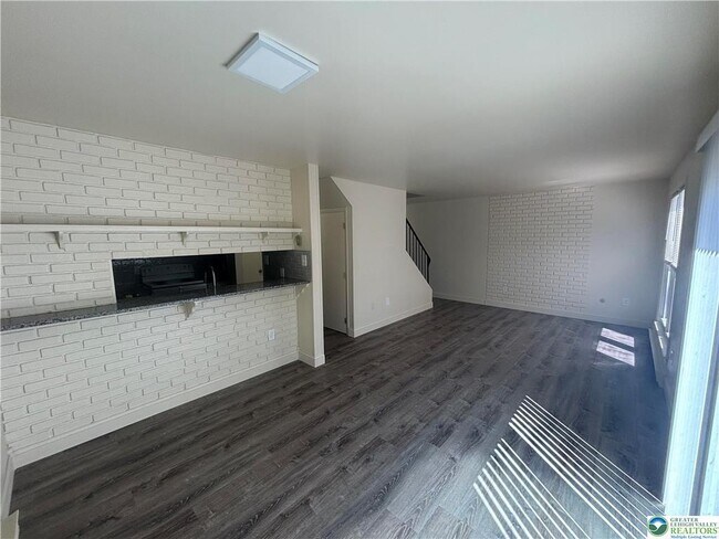 Building Photo - 5 Stonewood Pl