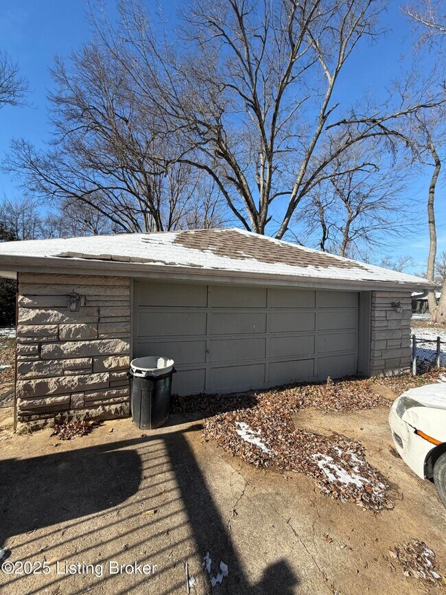 Building Photo - 5414 Bungalow Dr