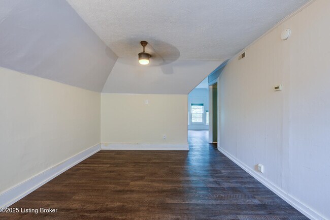 Building Photo - 1422 Highland Ave