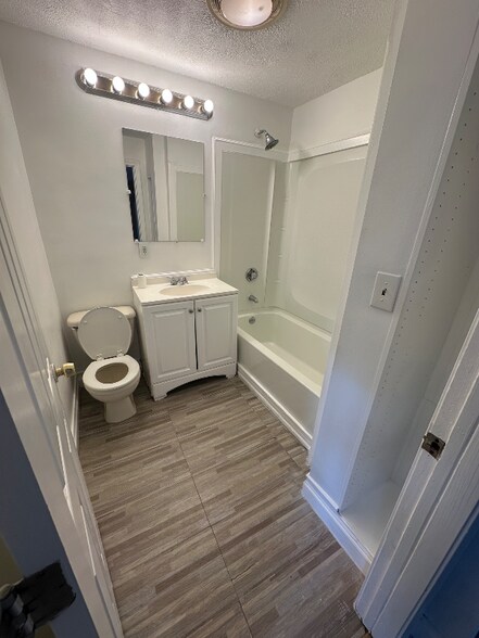 Building Photo - 15 Walker St