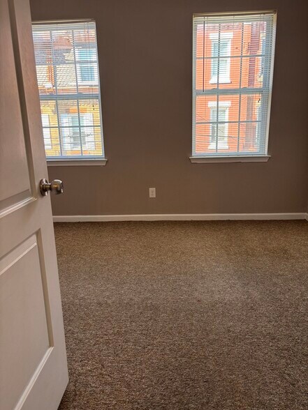 Building Photo - 1835 N Willington St