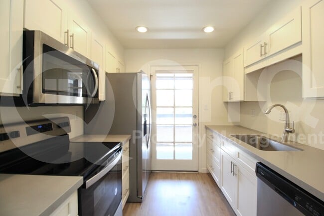 Building Photo - 5998 N 78th St