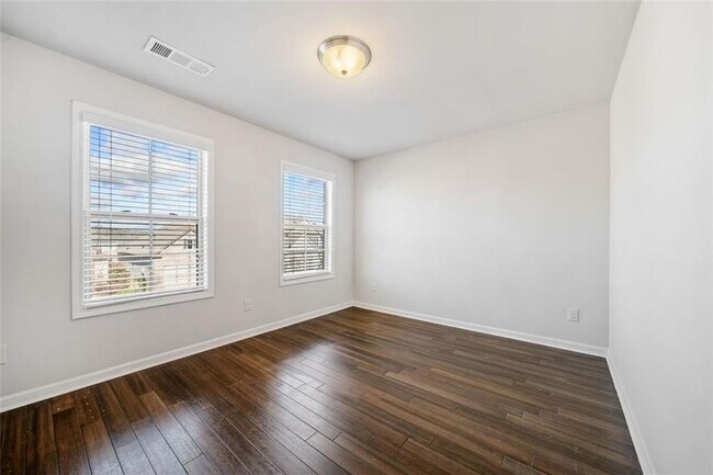 Building Photo - 6623 Rivergreen Rd