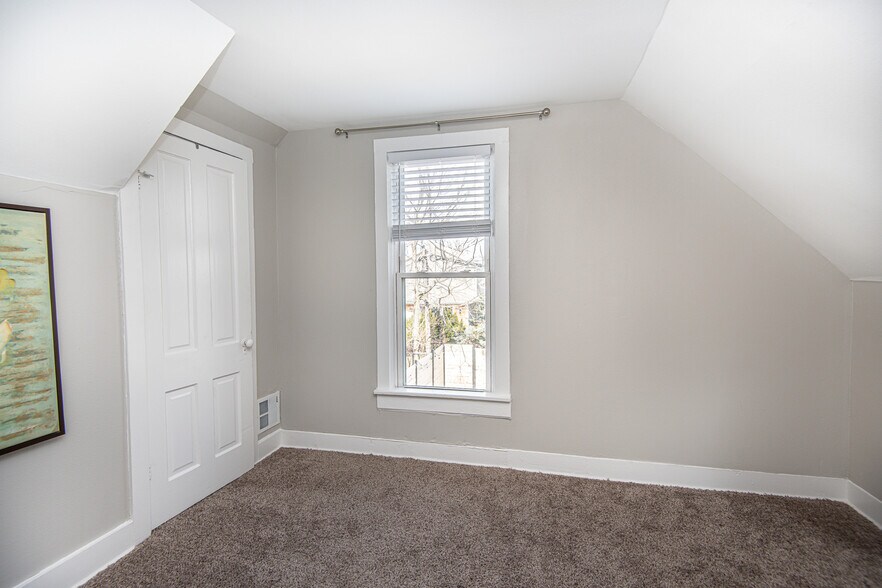 Building Photo - 1014 E Pearson St