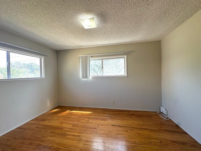 Building Photo - Charming 3bed 1bath for Rent