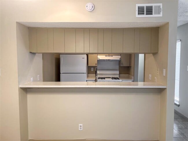 Building Photo - 7206 Creekside Dr