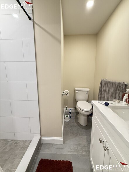 Building Photo - 3 A Glenley Terrace