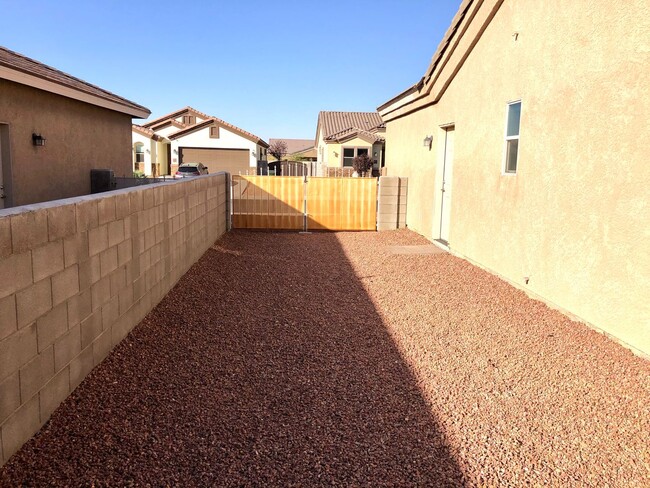 Building Photo - Beautiful Home in Great Neighborhood!