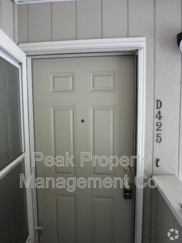 Building Photo - 512 E Monroe Dr