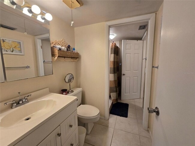 Building Photo - 608 Midway Dr