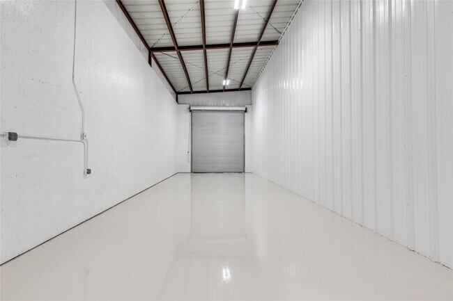 Building Photo - 21711 Barcarole Dr